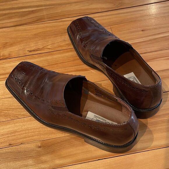 Fratelli deep burnished brown woven accent slip on leather loafers. Size 10. - Picture 2 of 10